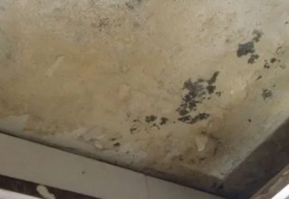 南岔阳台漏水维修公司分享下南岔卫生间渗水维修需要注意哪些问题。